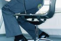 cara mudah menghilangkan noda bekas permen karet yang menempel cara mudah menghilangkan noda bekas permen karet yang menempel