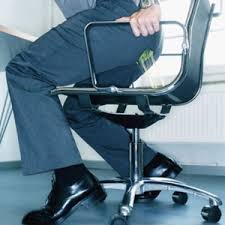 cara mudah menghilangkan noda bekas permen karet yang menempel