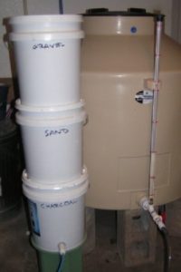 posisi ember dalam membuat filter air sederhana
