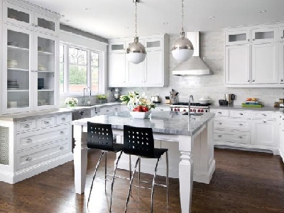 Contoh aplikasi desain interior rumah minimalis modern menggunakan batu pualam di dapur cantik Anda