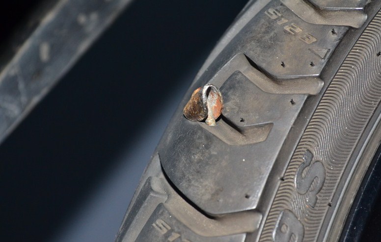 Kenali Dampak Negatif Ban Tubeless Sering Ditambal