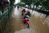 Cara Mengatasi Motor Yang Mogok Akibat Banjir
